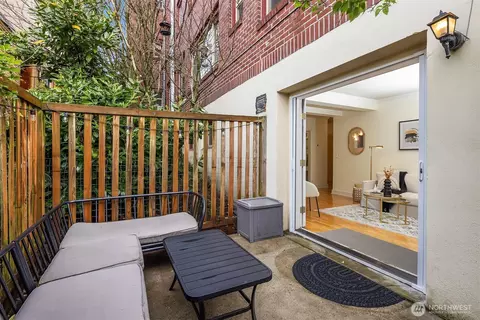 2203 Yale Ave E #1B, Seattle, WA 98102