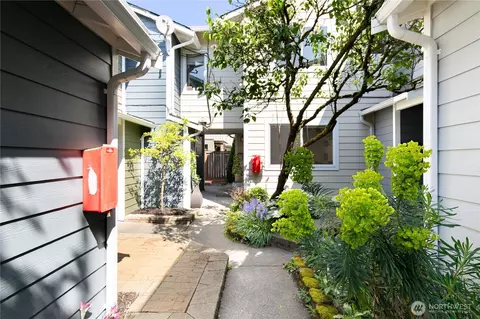 116 17th Ave #D, Seattle, WA 98122
