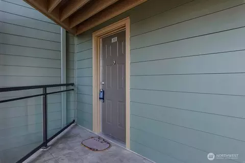 3008 N Narrows Dr #F203, Tacoma, WA 98407
