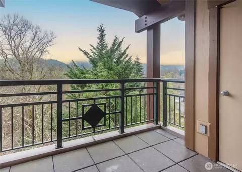 1000 Cabin Creek Ln SW #D301, Issaquah, WA 98027