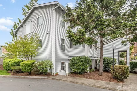 20824 70th Ave W #1, Lynnwood, WA 98036