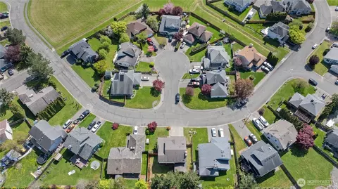 View/Area - 327 Jewell St, Enumclaw, WA 98022 photo 3 of 6