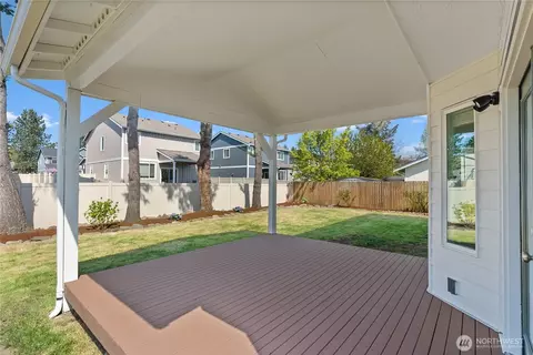 Exterior - 327 Jewell St, Enumclaw, WA 98022 photo 4 of 6