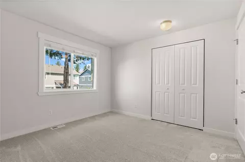 Bedroom - 327 Jewell St, Enumclaw, WA 98022 photo 6 of 8