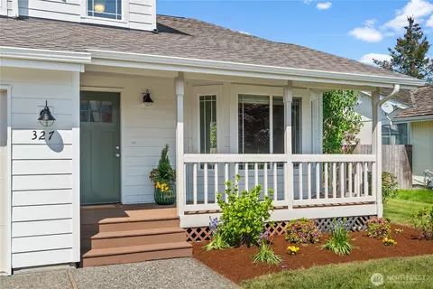 Exterior - 327 Jewell St, Enumclaw, WA 98022 photo 3 of 6