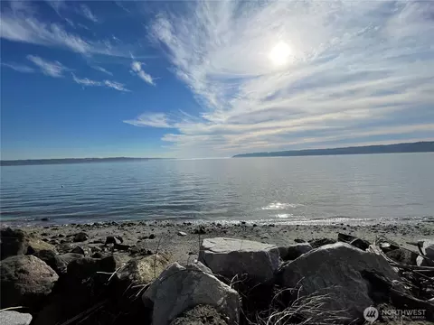 22 S H S Beach Dr, Hat Island, WA 98206