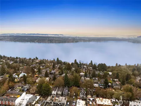 1403 35th Ave, Seattle, WA 98122