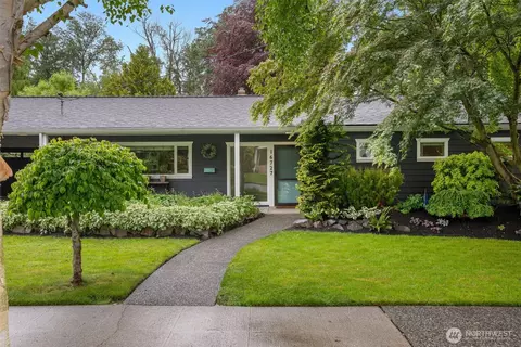 16727 45th Ave NE, Lake Forest Park, WA 98155