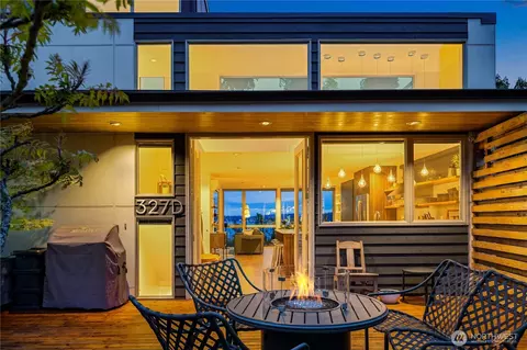327 W Olympic Pl #D, Seattle, WA 98119