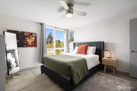 Bedroom - 3827 Carr Pl N, Seattle, WA 98103 photo 3 of 7