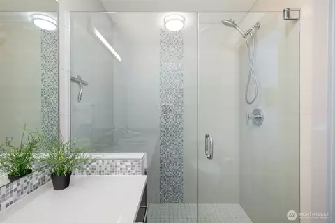 Bath - 3827 Carr Pl N, Seattle, WA 98103 photo 3 of 4
