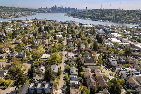 View/Area - 3827 Carr Pl N, Seattle, WA 98103 photo 2 of 3