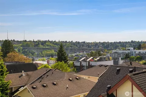 View/Area - 3827 Carr Pl N, Seattle, WA 98103 photo 1 of 3