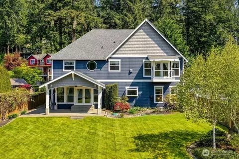 1472 NW Coastal Ct, Bremerton, WA 98312