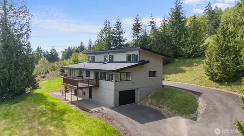 3837 Columbia Heights Rd, Longview, WA 98632
