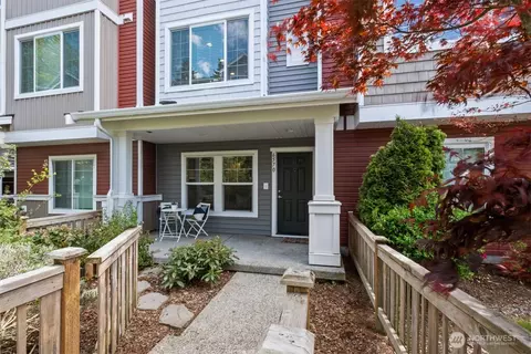 6570 High Point Dr SW #3.2, Seattle, WA 98126