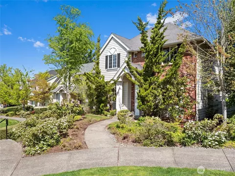 1989 NE Kelsey Ln, Issaquah, WA 98029