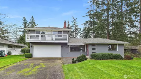 303 Highland Dr, Bellingham, WA 98225