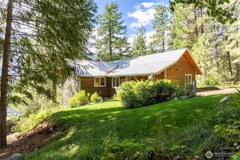 13 Sunflower Ln, Winthrop, WA 98862