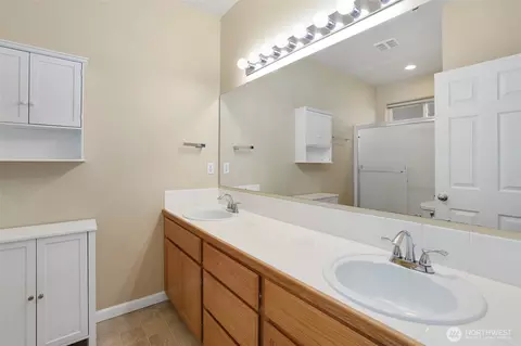 Bath - 4510 152nd Avenue Ct E, Sumner, WA 98390 photo 3 of 5