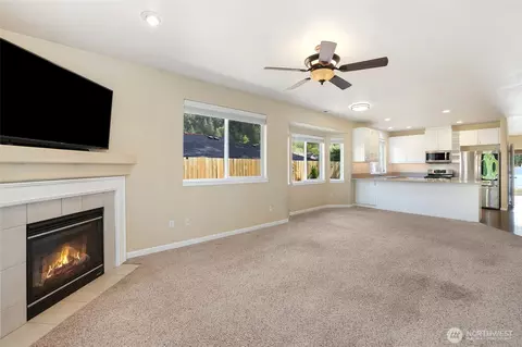 Living - 4510 152nd Avenue Ct E, Sumner, WA 98390 photo 2 of 3