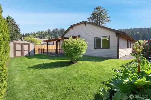 Exterior - 4510 152nd Avenue Ct E, Sumner, WA 98390 photo 7 of 9