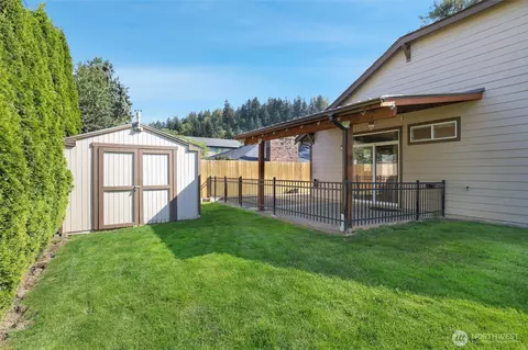 Exterior - 4510 152nd Avenue Ct E, Sumner, WA 98390 photo 8 of 9