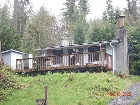 19632 Canyon Dr, Granite Falls, WA 98252