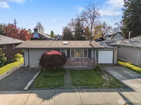 503 SE Roake Ave, Castle Rock, WA 98611