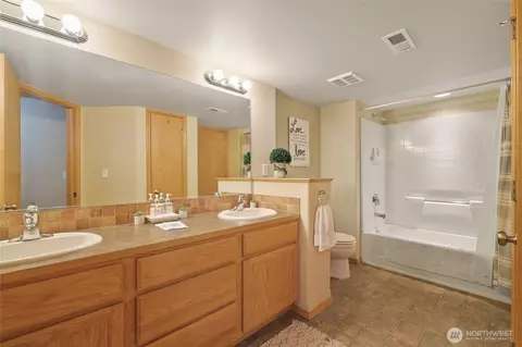 Bath - 13005 37th Ln, Spokane Valley, WA 99206 photo 4 of 4