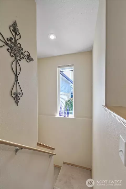 Entry Way - 13005 37th Ln, Spokane Valley, WA 99206 photo 3 of 3