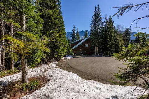 4 Nn Cascade Pl, Snoqualmie Pass, WA 98068