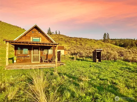 25 Corral Ln, Waterville, WA 98858