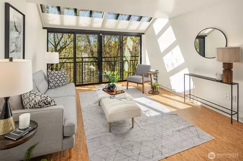 275 W Roy St #414, Seattle, WA 98119