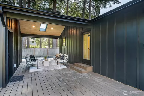 Exterior - 22009 Vine Rd, Brier, WA 98036 photo 6 of 10
