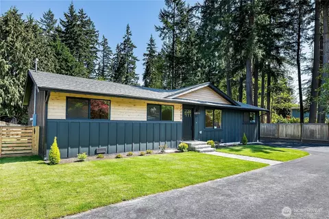 Exterior - 22009 Vine Rd, Brier, WA 98036 photo 9 of 10