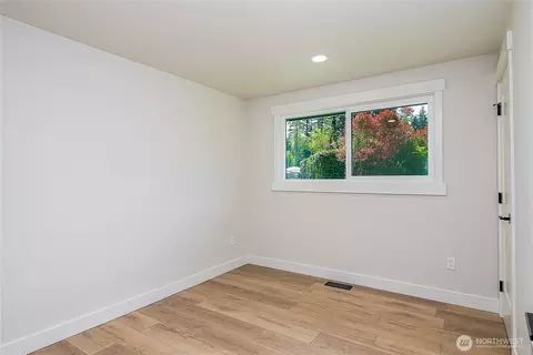 Bedroom - 22009 Vine Rd, Brier, WA 98036 photo 3 of 4