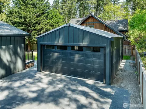 Exterior - 22009 Vine Rd, Brier, WA 98036 photo 8 of 10
