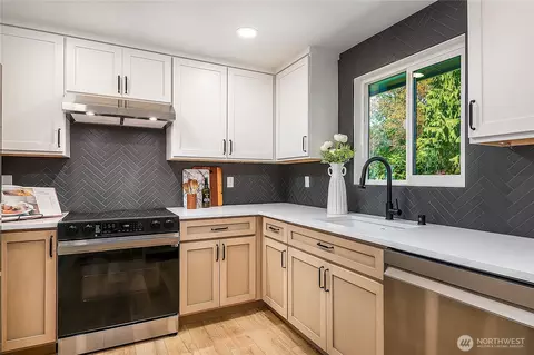 Kitchen - 22009 Vine Rd, Brier, WA 98036 photo 2 of 2