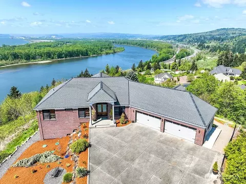 88 Essex Dr, Kelso, WA 98626
