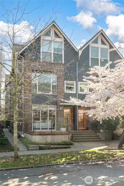 215 W Lee St, Seattle, WA 98119