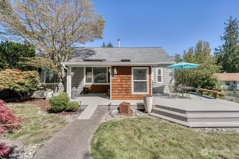 2397 S Flower Ave, Port Orchard, WA 98366