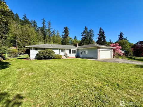 2956 Madrona Dr, Longview, WA 98632