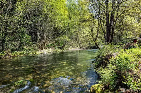 723 S Alder Ln, Port Angeles, WA 98362