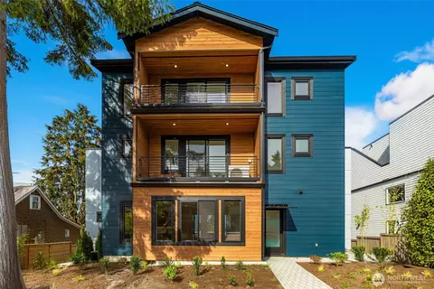 3833 Woodlawn Ave N, Seattle, WA 98103