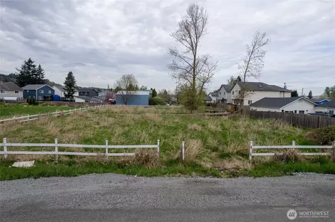 324 5th Ave NW, Algona, WA 98001