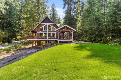 7090 Rainier Way, Glacier, WA 98244
