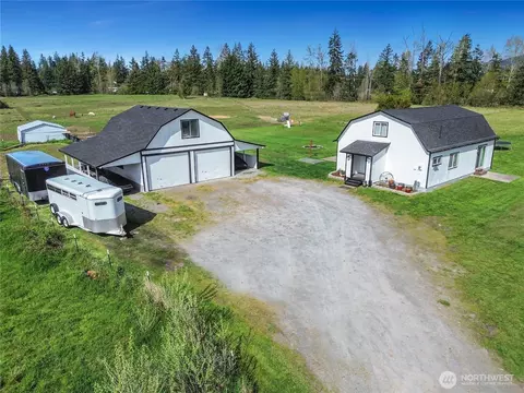 9817 Blau Rd E, Eatonville, WA 98328