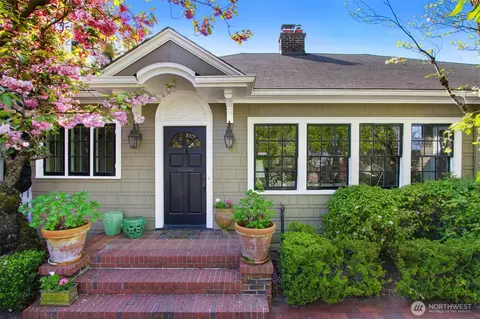 2221 12th Ave E, Seattle, WA 98102