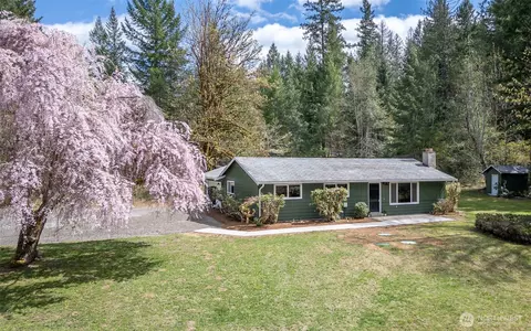138 Fir St, Packwood, WA 98361